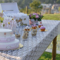 Nappe en dentelle en rouleau de 5 mètres pour une déco très classe Nappe en dentelle en rouleau de 5 mètres pour une déco très classe