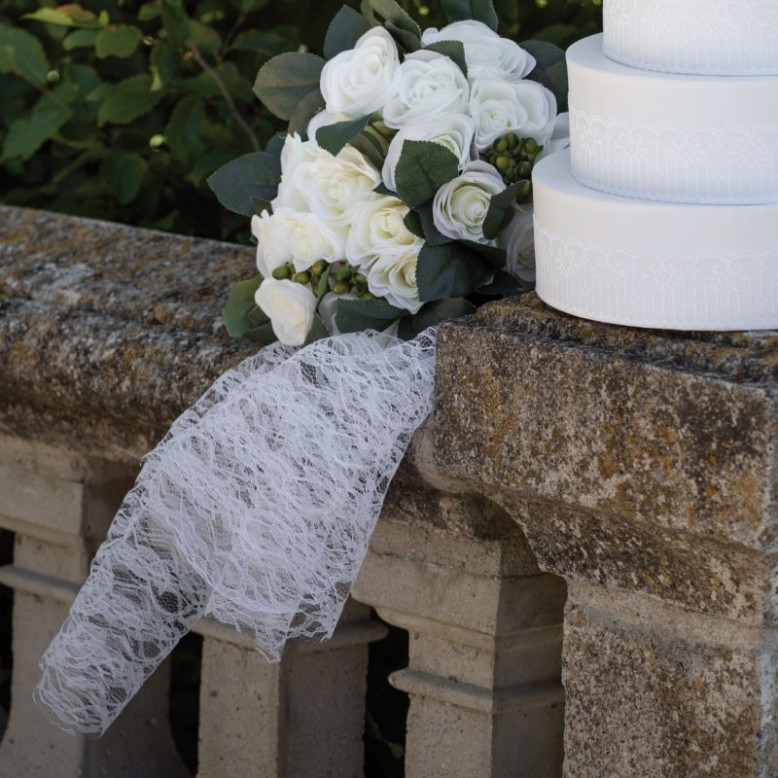Nappe en dentelle en rouleau de 5 mètres tout simplement pour tout décorer Nappe en dentelle en rouleau de 5 mètres tout simplement pour tout décorer