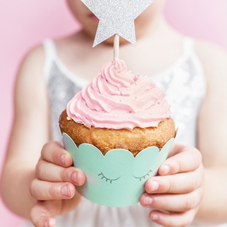 6 Cupcakes assortis thème Licorne rendent encore plus appétissants les petits gâteaux.