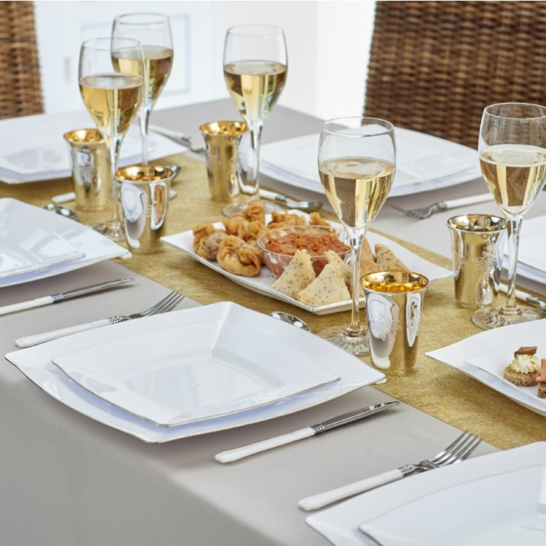5 Assiettes blanches bord argenté gourmet s'accordent bien avec toutes les décorations de tables imaginables. 5 Assiettes blanches bord argenté gourmet s'accordent bien avec toutes les décorations de tables imaginables.