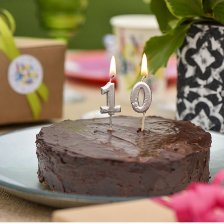 Bougies Joyeux Anniversaire 10 ans, le petit plus qui transformera votre gâteau en véritable œuvre d'art.
