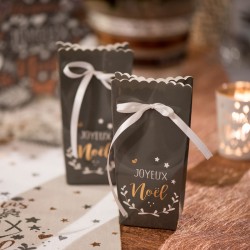 Boîte Coeur de Noël grise métallisée pour contenir vos petites surprises pour vos invités.