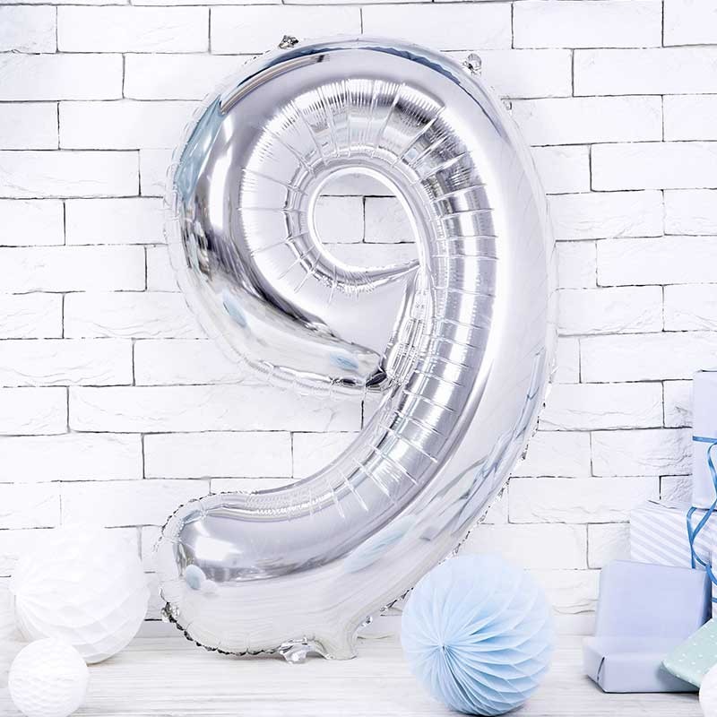 ballon alu géant chiffre 4 bleu pour fêter un anniversaire