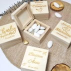 Boite carrée en bois personnalisée pour cadeaux d'invités