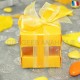 Cube pour dragées jaune